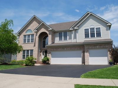 991 Estancia Ln, Algonquin, IL, 60102