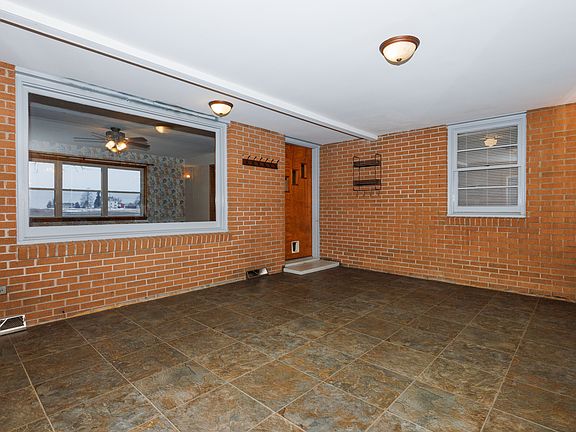 5th image of 8428 N Shirlane St