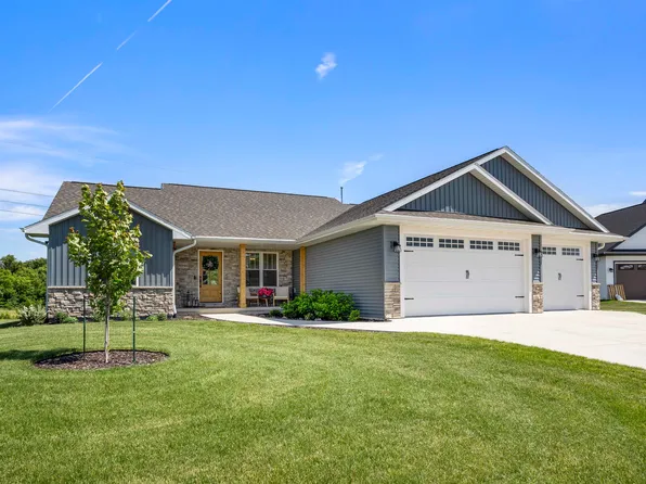 N946 Quarry View Dr, Hortonville, WI 54944