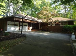 2466 Westview Rd, Cortland, OH 44410