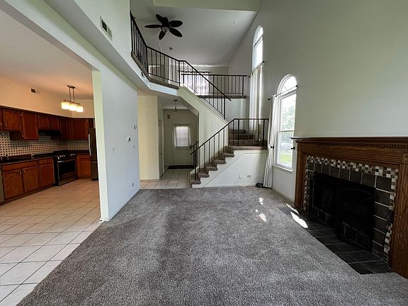 4th image of 1556 Darien Lake Dr