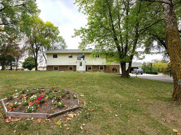 155 E Rose Eld Rd, Rosendale, WI 54974