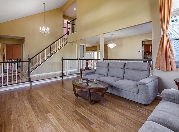 5th image of 873 Broadway Ct