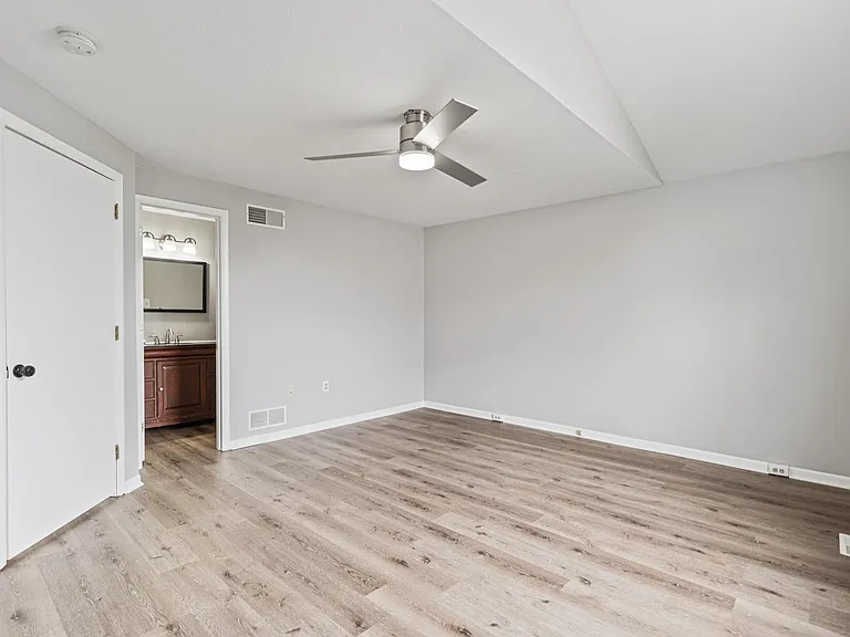 2714 Meadowcrest Ct — Photo 13