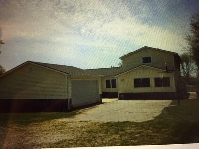 1st image of 605 E Centerton Blvd
