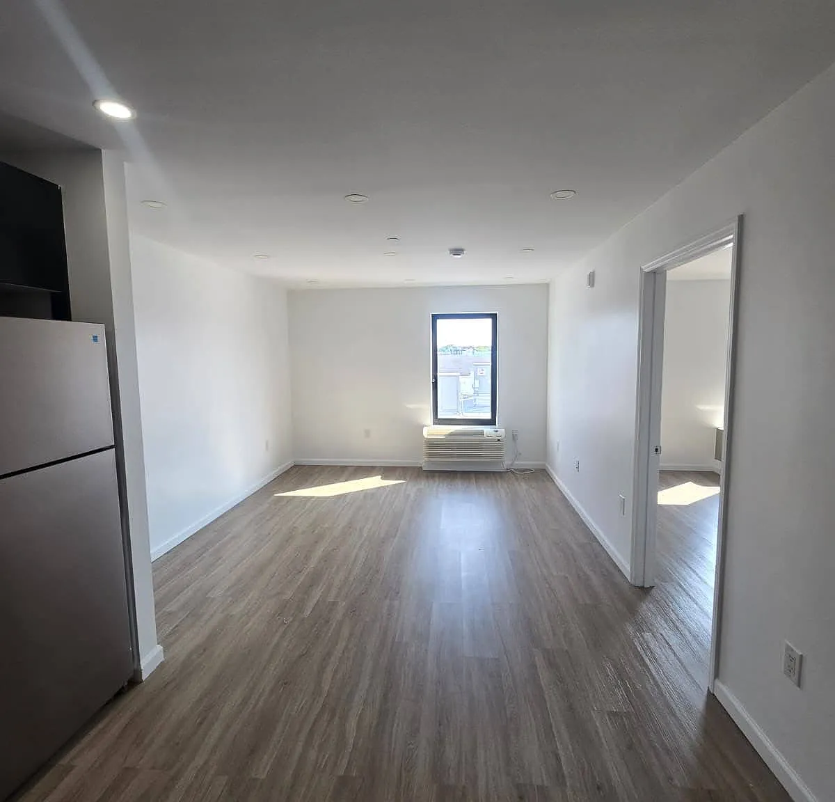 1 bed, 650 sqft, $2,200 — Photo 4
