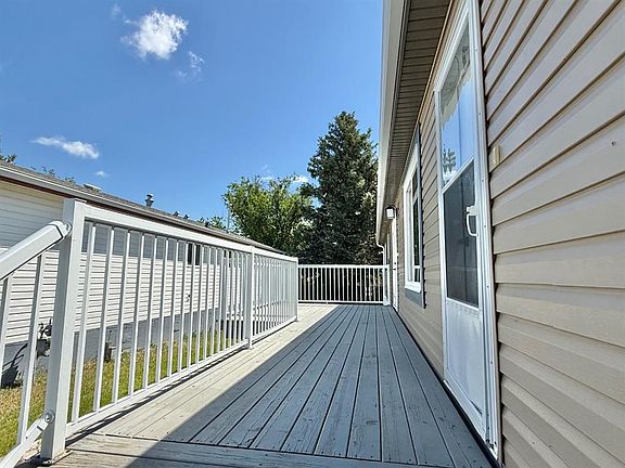 4th image of 144 Birch St W