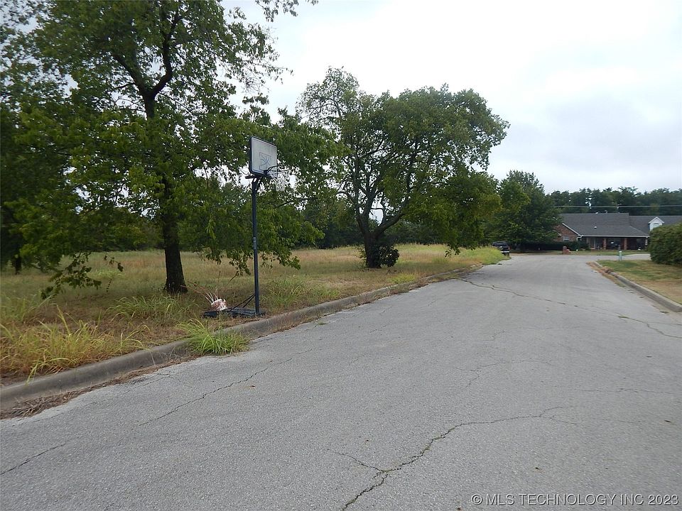 1st image of Hollingsworth Dr