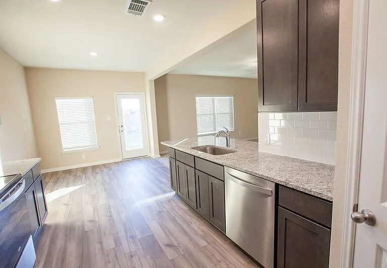1917 Dahlia Way — Photo 12