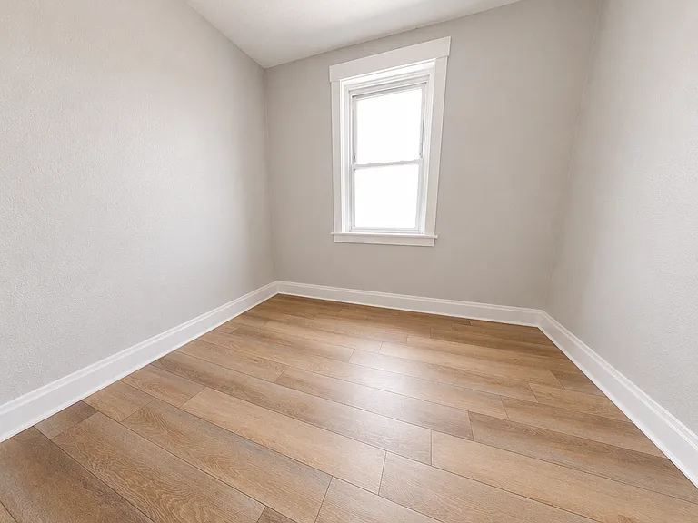 1703 Broadway Ave #201 — Photo 5