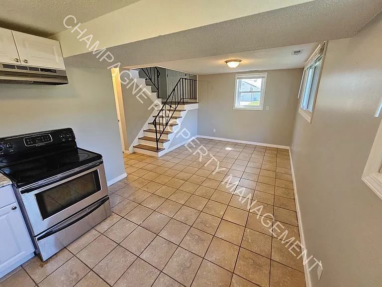 1307-1309 N Arrowhead Rdg — Photo 4