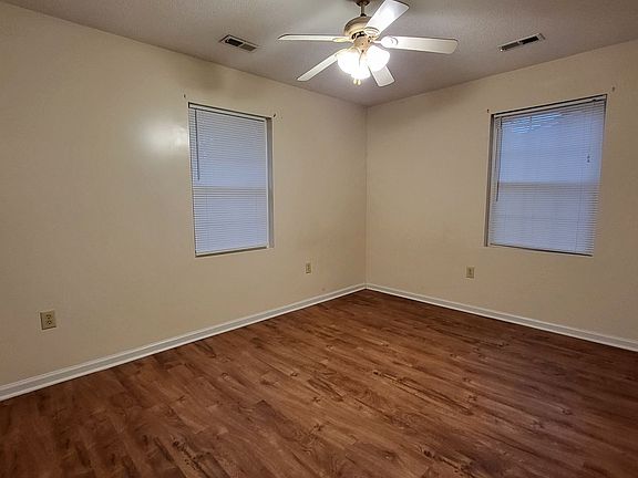 5th image of 2411 Oak St APT C