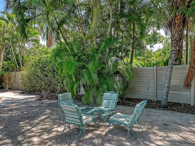 1127 S Osprey Ave — Photo 59