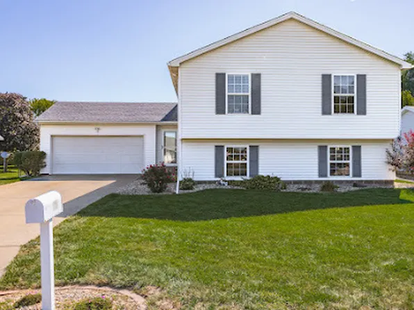 702 S Franklin Way, Pontiac, IL 61764