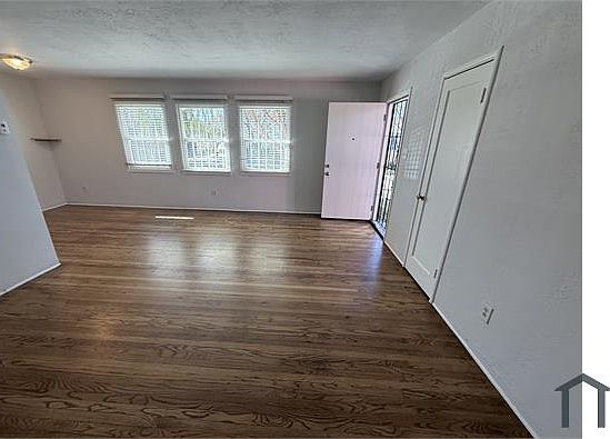 4th image of 3029 Mabel St