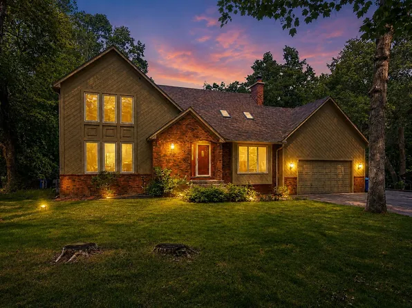 867 Lois Ln, Lino Lakes, MN 55014