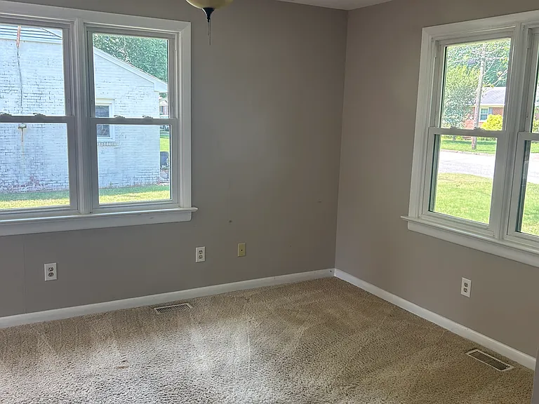 8 Carolyn Dr — Photo 29