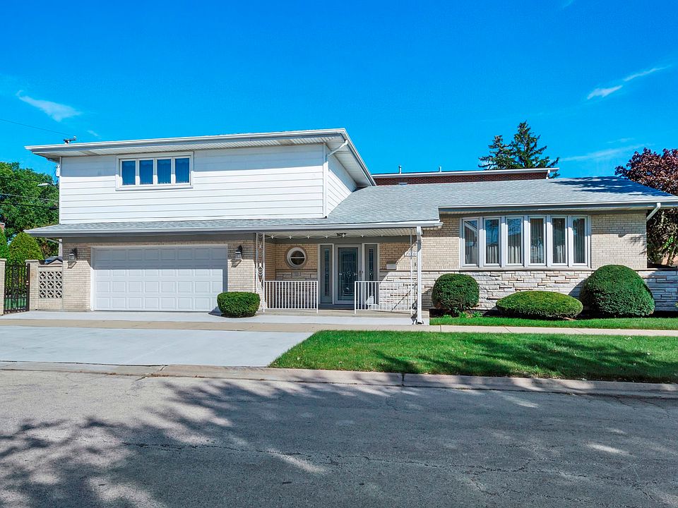 Large Corner Lot with New Side Driveway