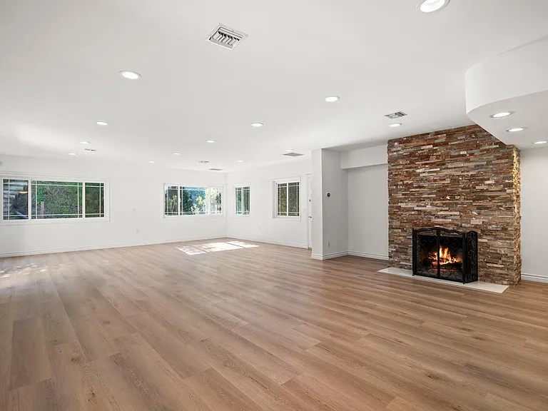 1210 Swarthmore Dr — Photo 23