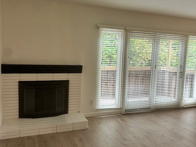 16 Thomas Ct #16 — Photo 13