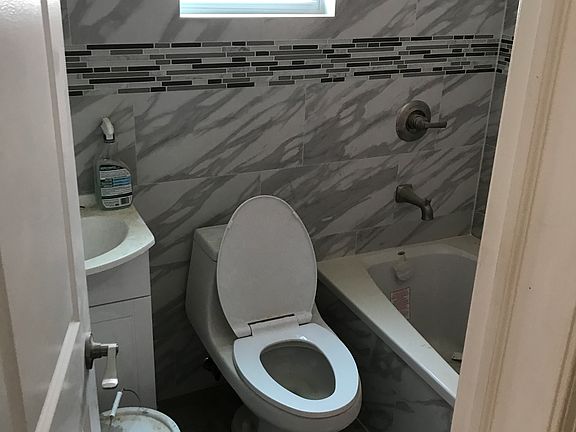 3rd image of 11633 199th St