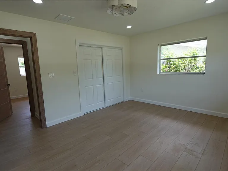 5 S Hercules Ave — Photo 16