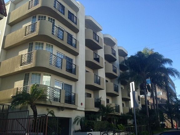 3rd image of 1817 Selby Ave APT 201
