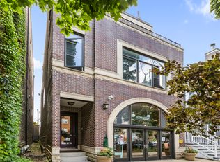 2213 W Roscoe St #2, Chicago, IL 60618