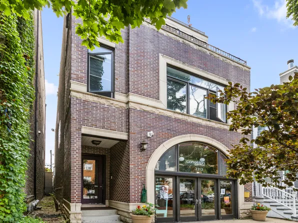 2213 W Roscoe St #2, Chicago, IL 60618