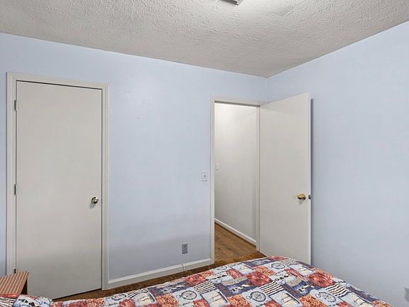 4th image of 623 Brentmeadow Cir