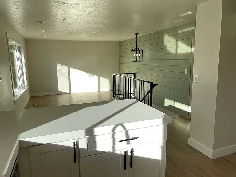 864 N 350 E — Photo 8