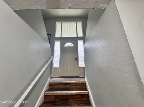 544 N Park St, Anchorage, AK 99508