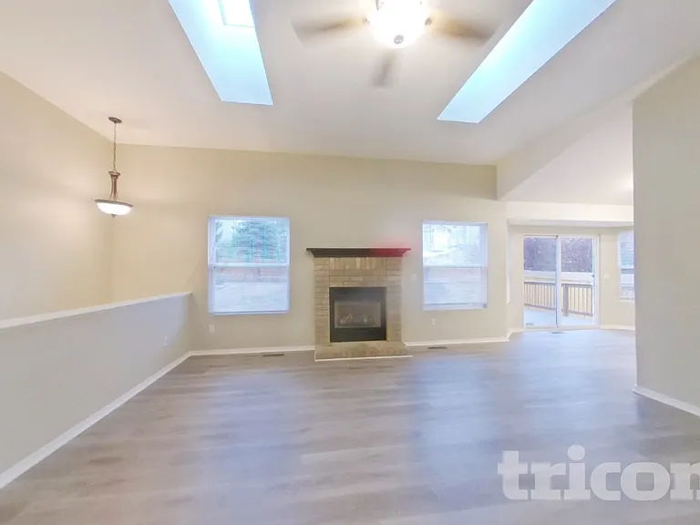 8195 Radcliff Dr — Photo 3