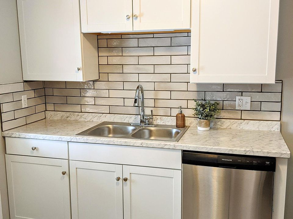1st image of 328 Charles Ave