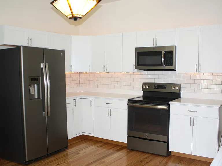 311 E Cottage Grove Ave — Photo 12