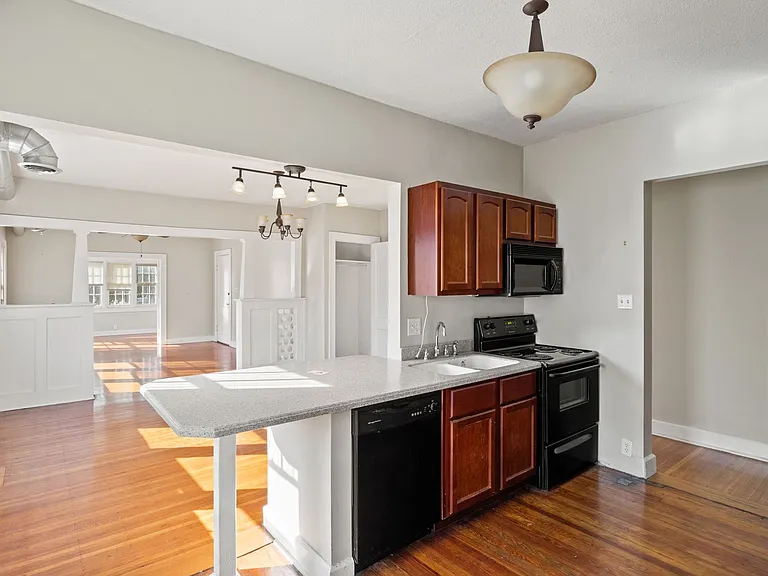 The Reese Apartments — Photo 16