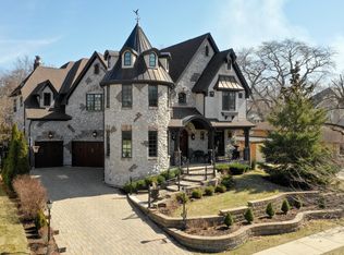 820 Santa Maria Dr, Naperville, IL 60540