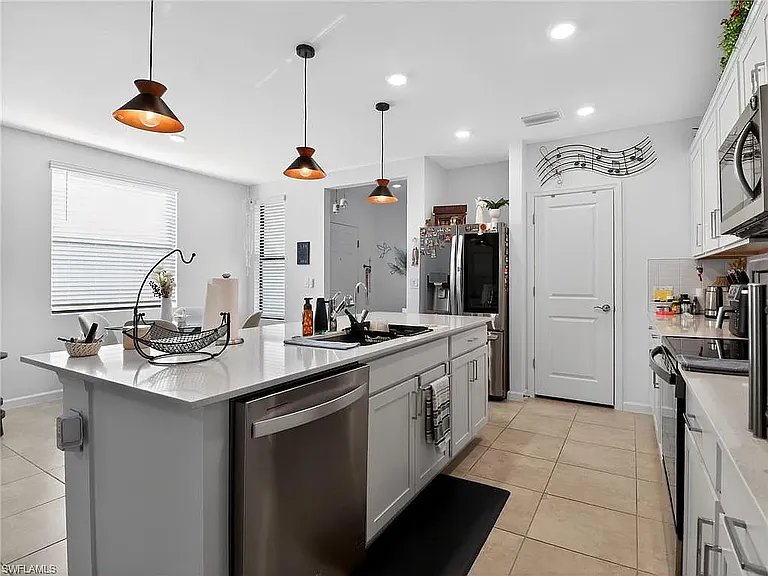1672 Lake Jessup Cir — Photo 4