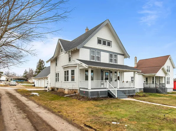 437 N Madison St, Chilton, WI 53014