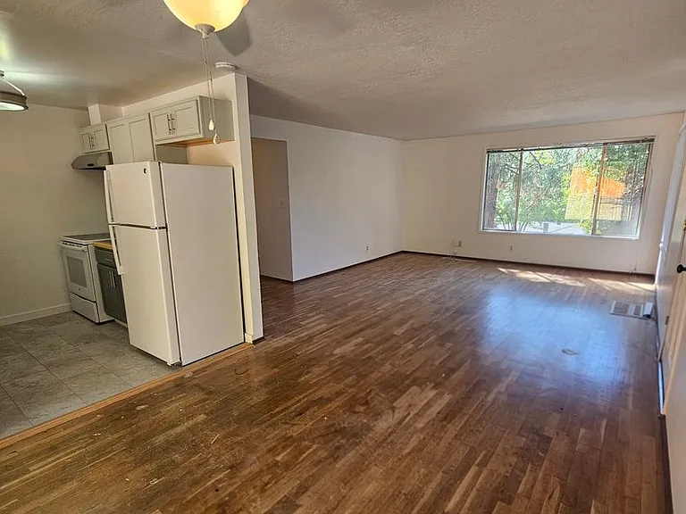 635 S 5th St — Photo 5