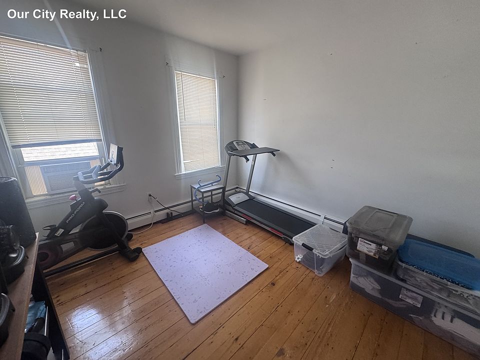 1st image of 68 Holland St #3