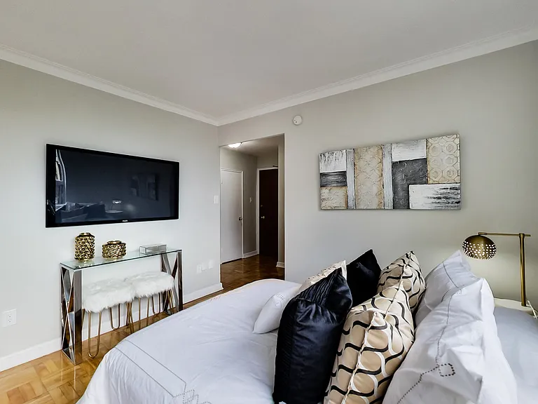 460 Eglinton Ave E #503 — Photo 25