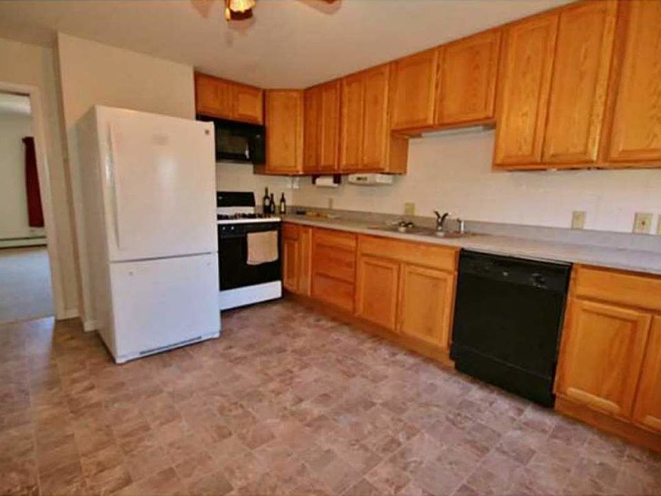2nd image of 539 S Main St