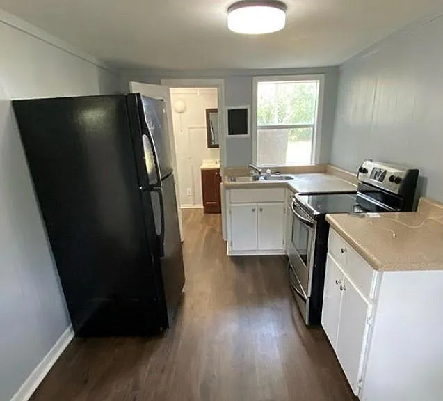416 Mill Ave — Photo 5