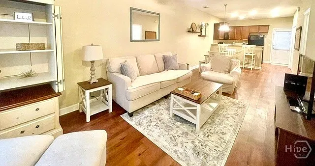 3 bed, 2.5 bath, 1488 sqft, $1,825 — Photo 4