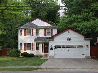 515 Maple Ave, Sheffield lake, OH 44054