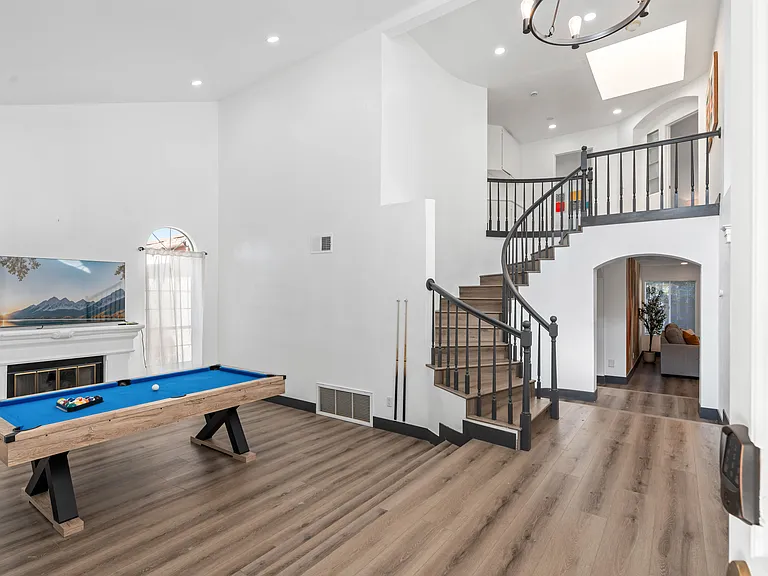 28832 Harwick Dr — Photo 46