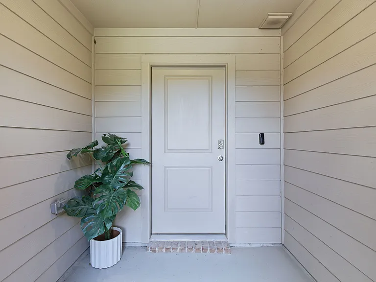 16308 Caledonia Ct — Photo 30
