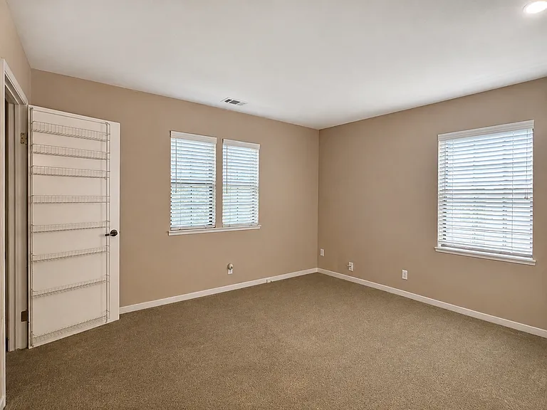 1220 Deer Rd — Photo 10
