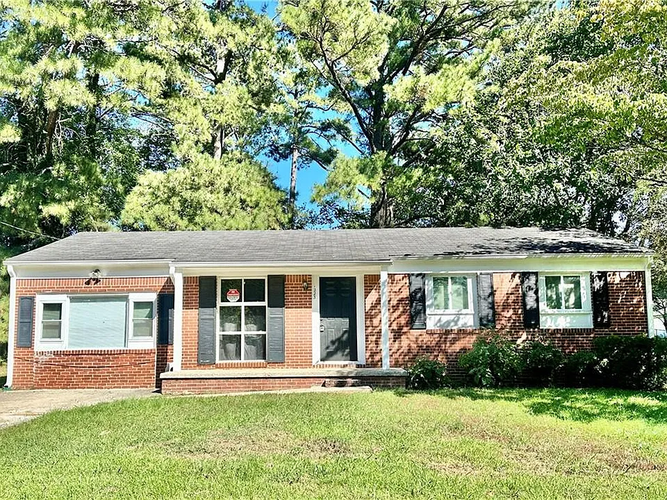 1223 Pineglen Dr